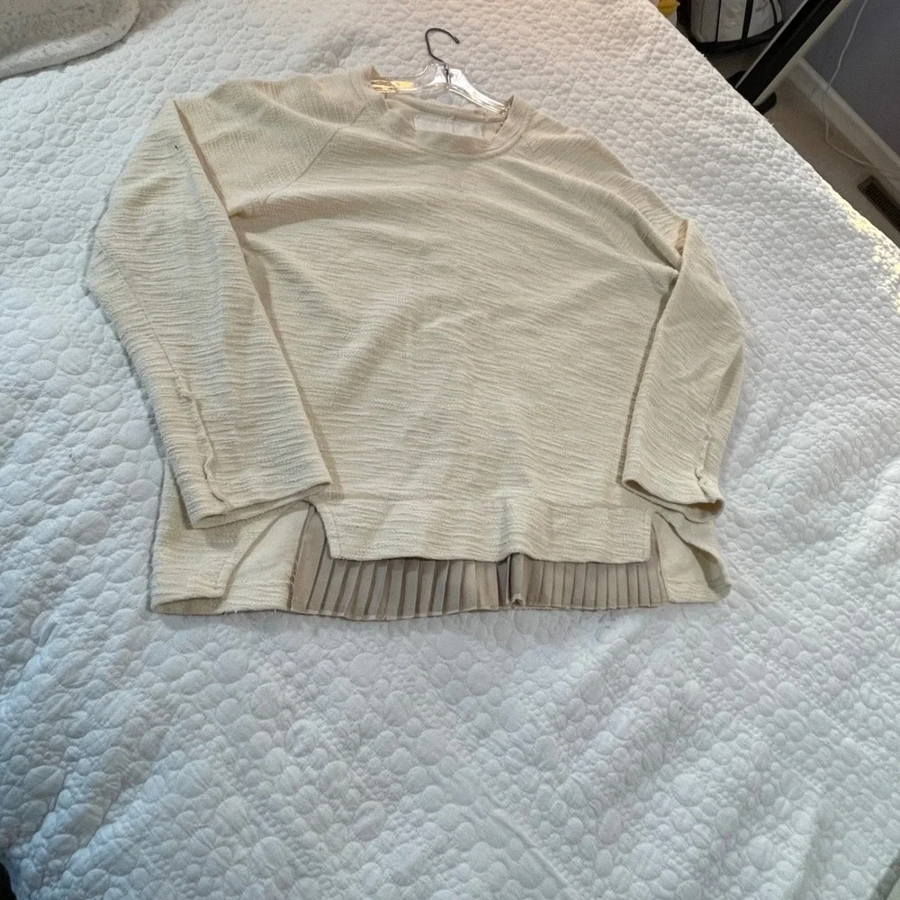 Undiscovered‎ Eye Textured Knit Pleated Hem Sweater Top Cream  Women's M